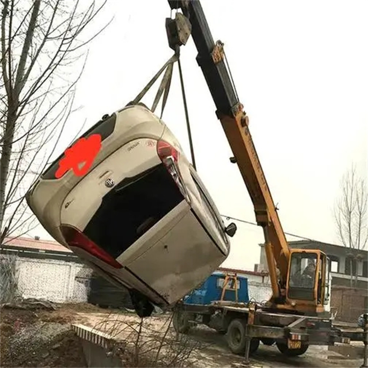 公坡镇随时待命，吊车24小时道路救援服务全解析